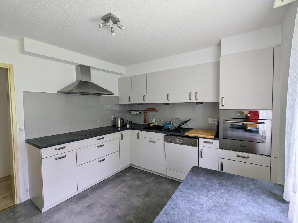 Kuchyň nebo kuchyňský kout v ubytování Petit Trianon 1,3 - Grosses Familiennest komplett renoviert