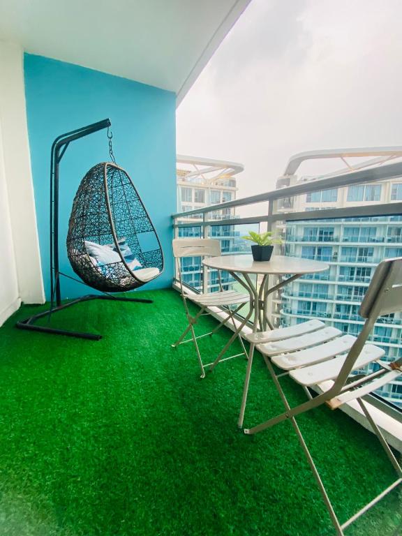 AZURE URBAN RESIDENCES PARAÑAQUE by M&D Maui Tower, Manila (updated