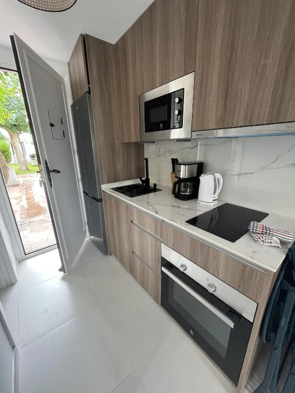 Kuchyň nebo kuchyňský kout v ubytování Estepona - Playa - Estudio con terrazas cerca del mar Pa6