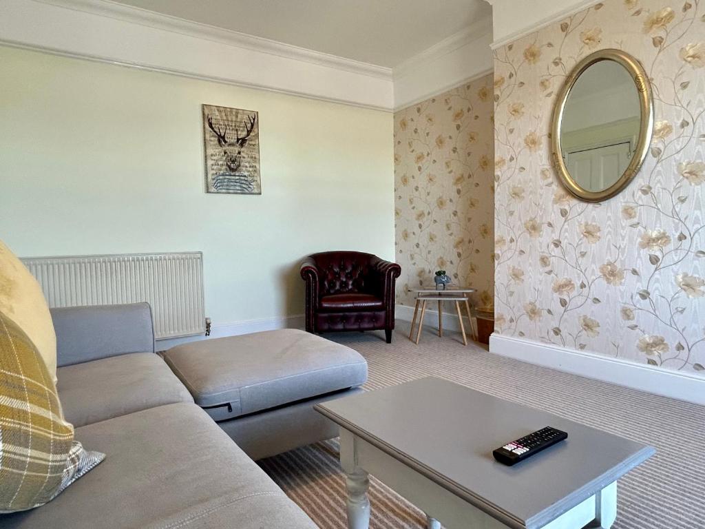 Clifton Seafront Apartments - Sandown, Isle of Wight - FREE CAR FERRY - 海景公寓