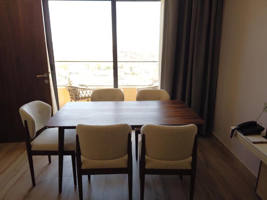 Posezení v ubytování H Luxury Hotel