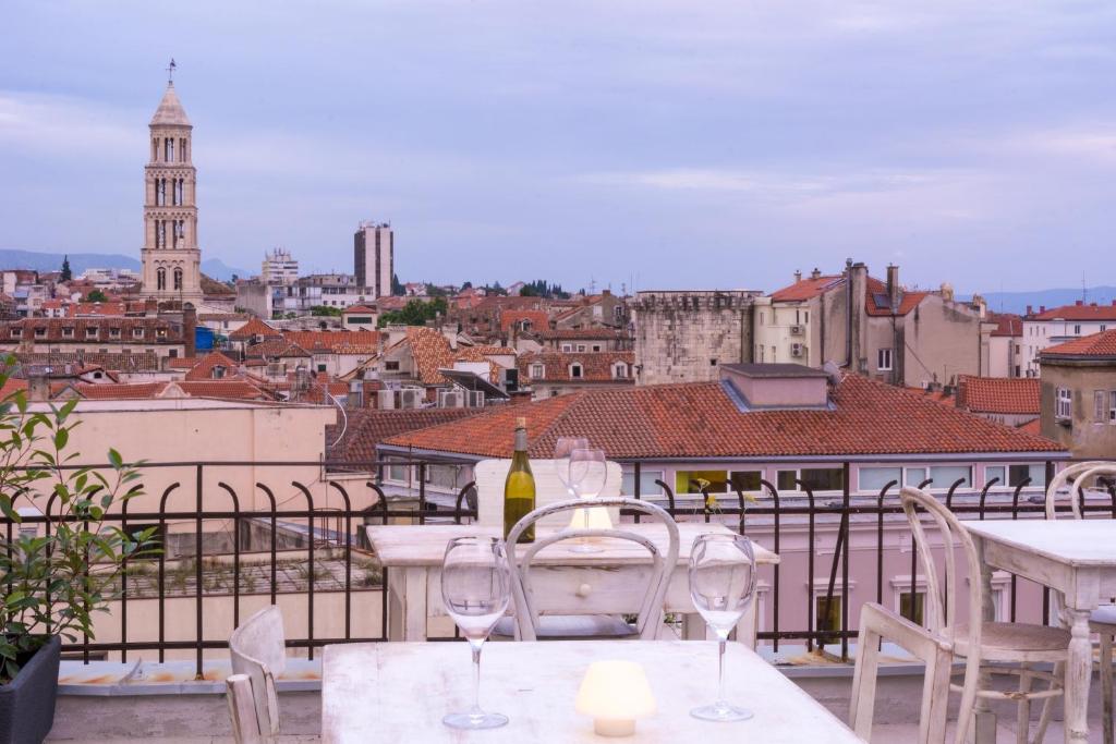 Nespecifikovaný výhled na destinaci Split nebo výhled na město při pohledu z penzionu