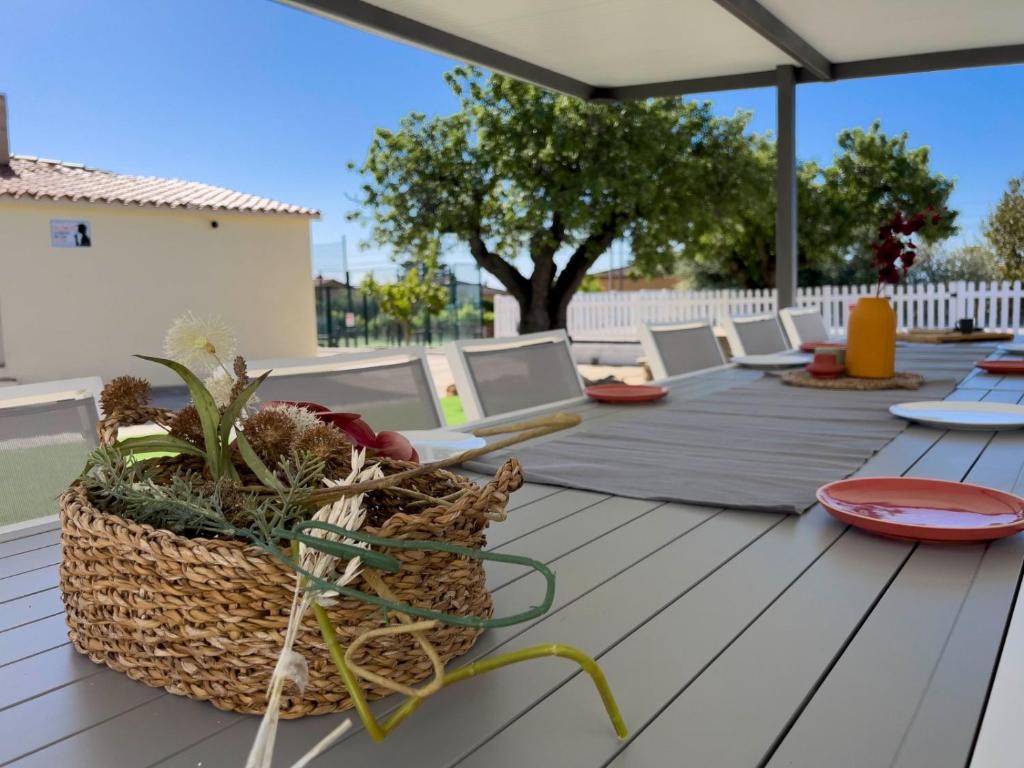 Fotografia z galérie ubytovania Villa con PISTA DE PADEL privada, piscina y Barbacoa, con más de 1800m2 de terreno, Villa Can Ramón v destinácii Papiolet