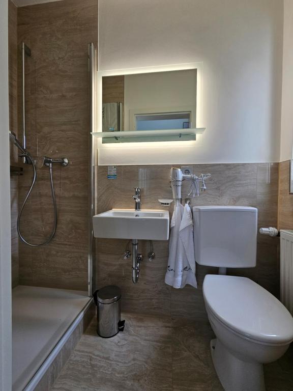 Hotel Talblick - Double Room With Private Bathroom