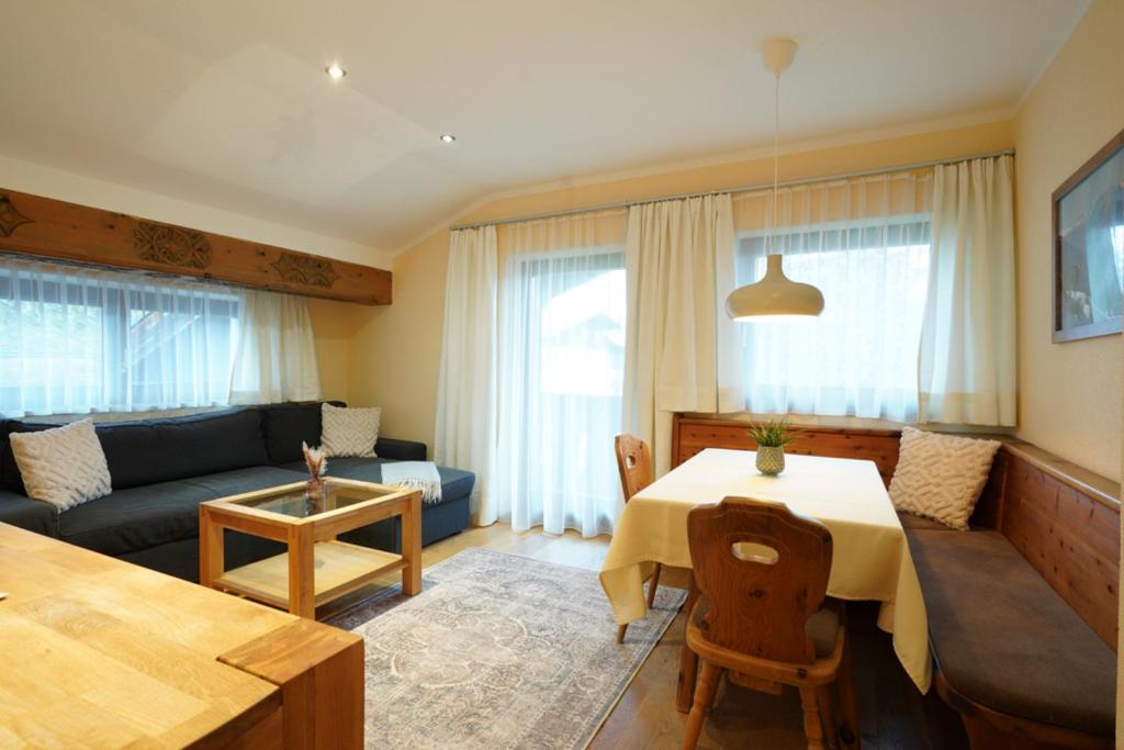 Posedenie v ubytovaní SR Apartments GmbH Rabitschhof