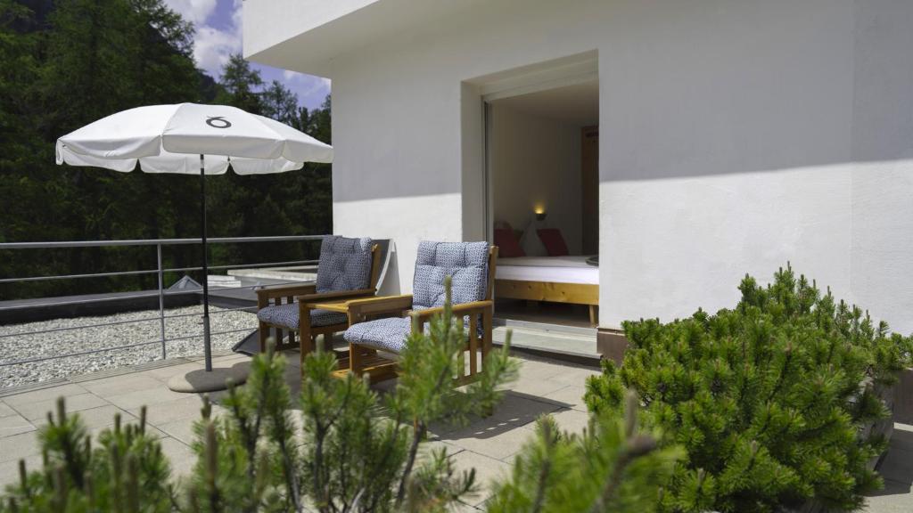 Balkón nebo terasa v ubytování Hotel Morteratsch