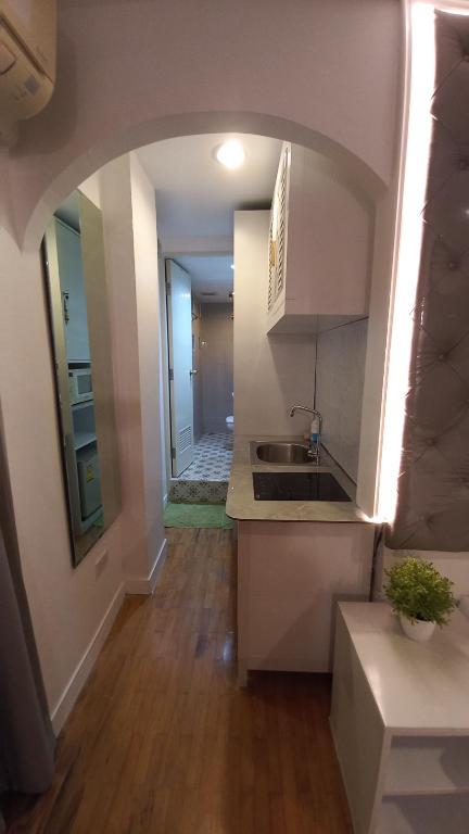 Panoramic City View Room at Silom - 6