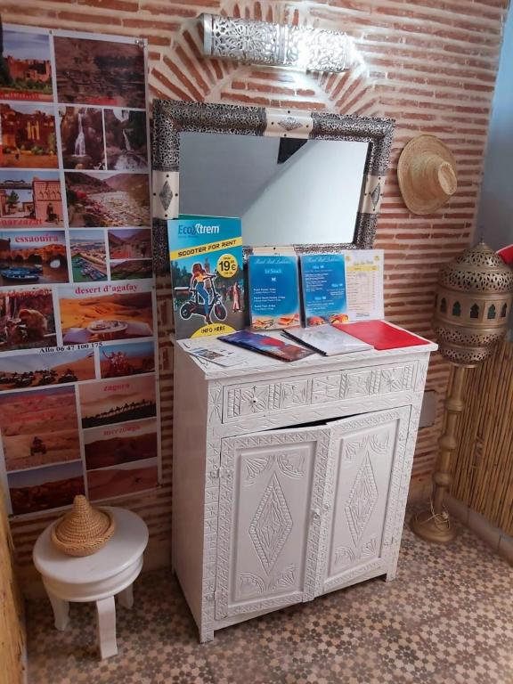 Kuchyň nebo kuchyňský kout v ubytování Riad Bab Lakhmiss
