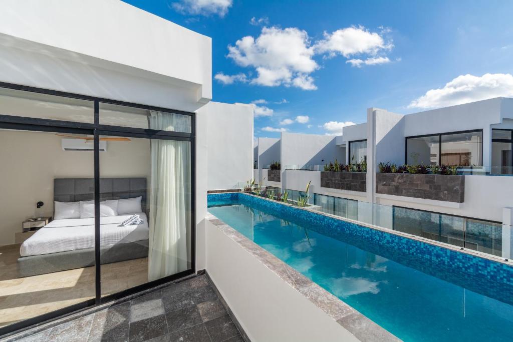 La alberca dentro o cerca de Penthouse with private pool