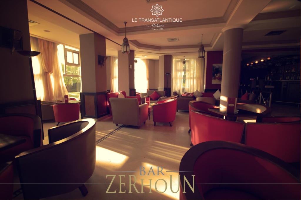 Restaurace v ubytování Hotel Transatlantique
