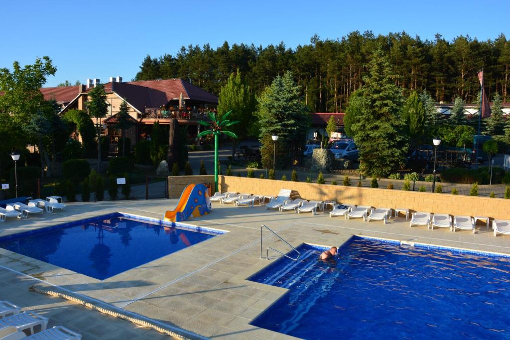 Bazén v ubytovaní Hotel Kormoran Resort & SPA alebo v jeho blízkosti