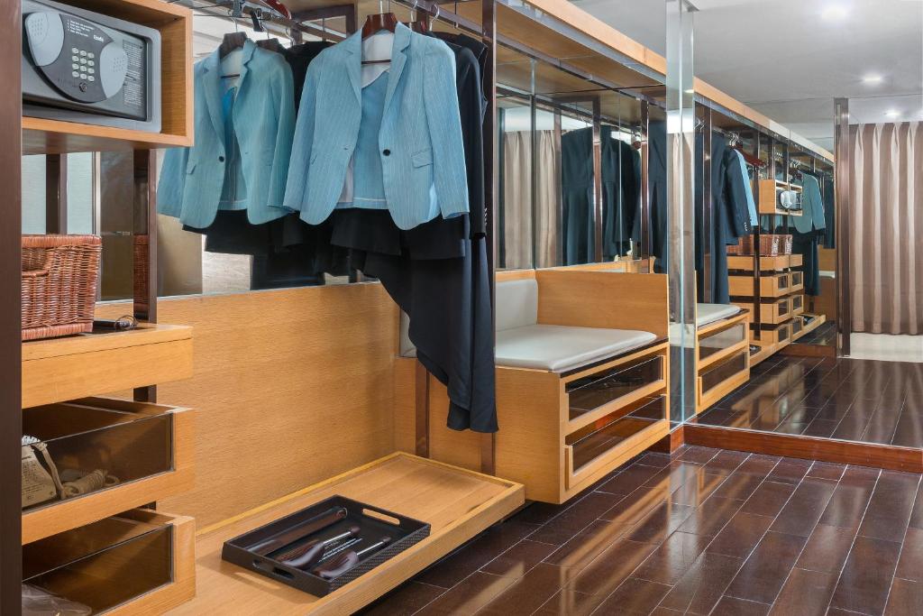 Hilton Beijing Wangfujing - King Innovation Suite