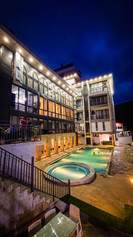 Bassein majutusasutuses Hotel Smarak või selle lähedal