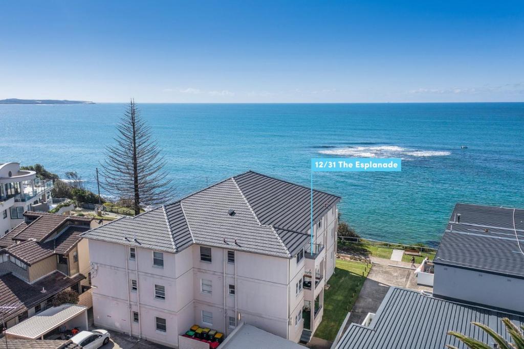 Beachside Apartment on The Esplanade, Cronulla (updated prices 2024)
