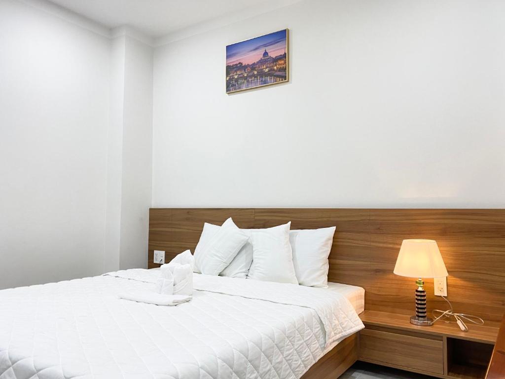 Thiên Tài Hotel - 带阳台的特大号床间