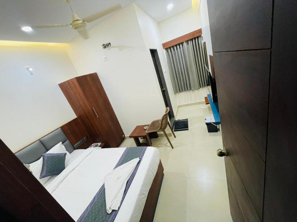 Hotel Royal Inn Lodge Dharwad - Habitación Individual De Lujo