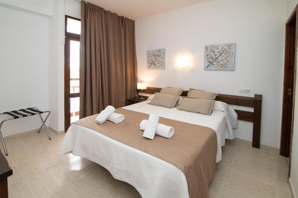 Hotel Galera, San Antonio – Updated 2023 Prices