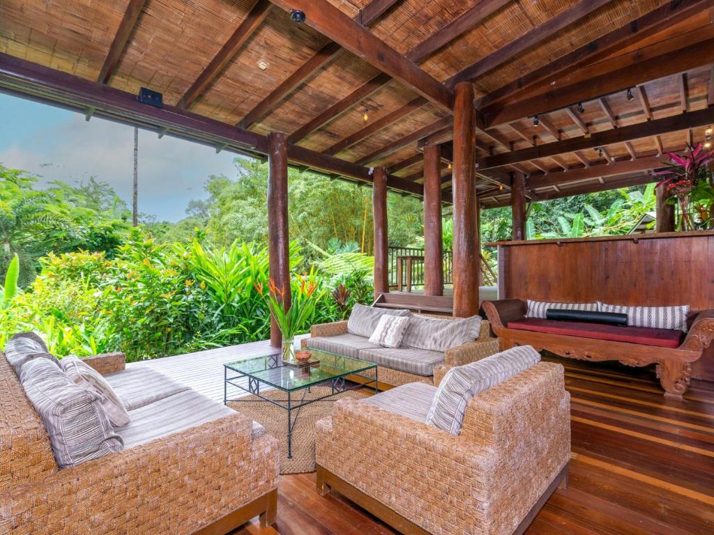 Holiday home The Daintree Treehouse, Miallo, Australia
