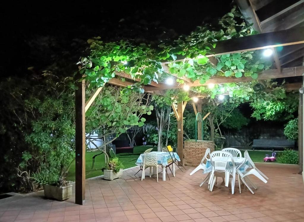 Vonkajšia záhrada v ubytovaní CASALE "GAIA"- Relax nel VERDE con Piscina Privata Esclusiva