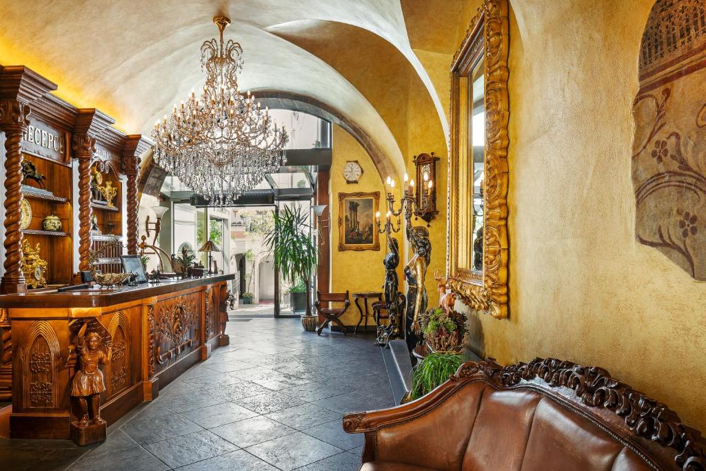 Posezení v ubytování Iron Gate Hotel & Suites Prague by BHG