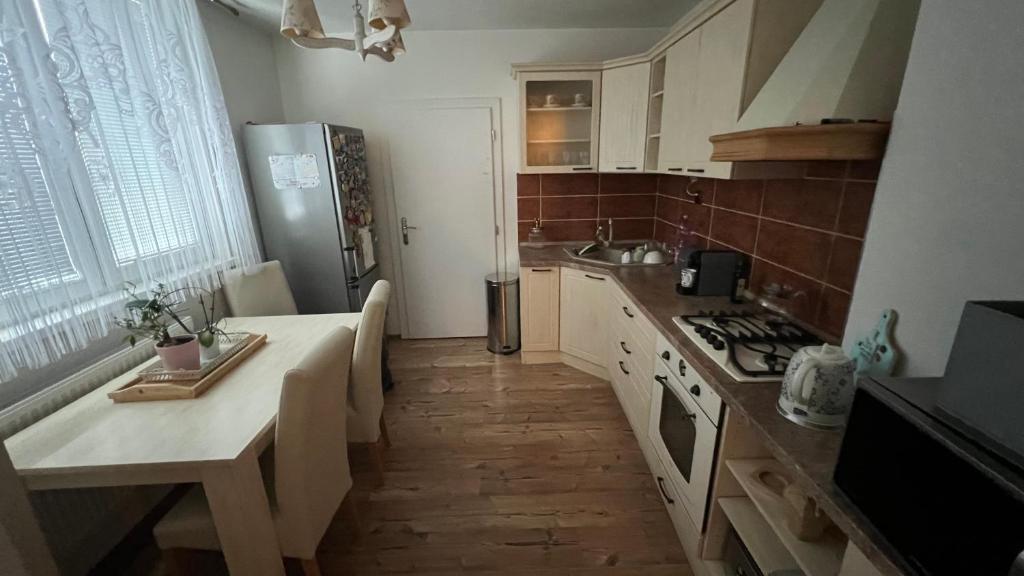 Køkken eller tekøkken på 3 Rooms APARTMENT