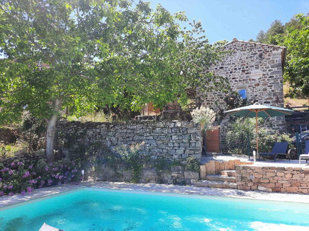 La Croix Dupuy - Three-Bedroom House