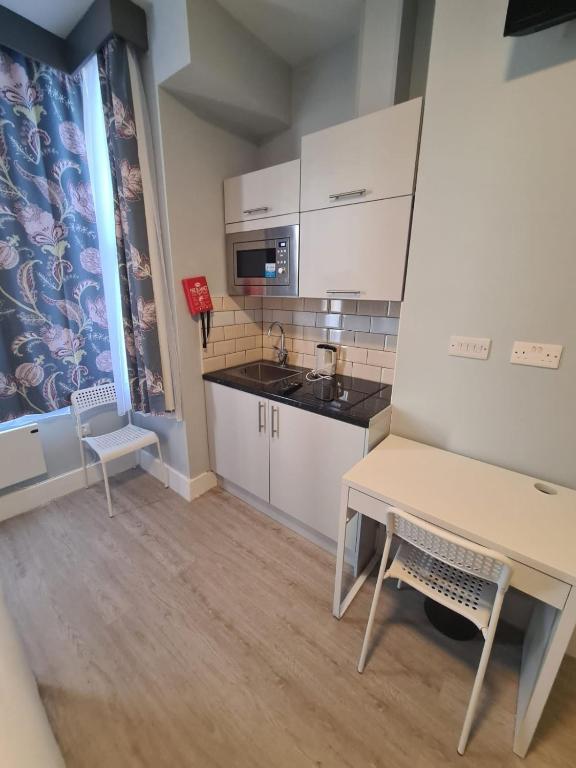 17 ELM ROAD, London (updated prices 2024)