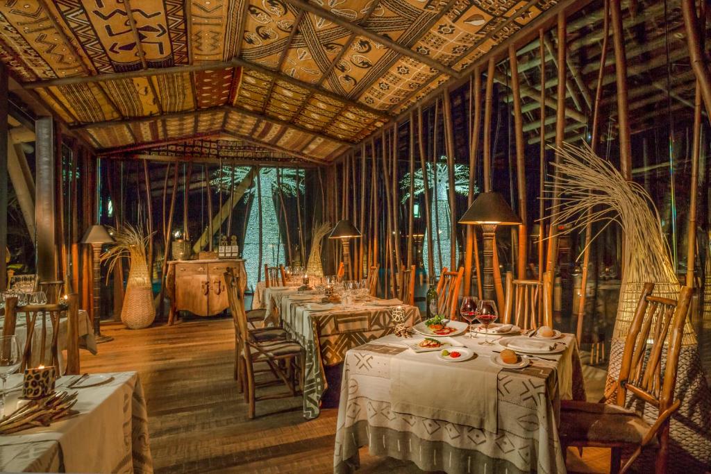 Restaurace v ubytování Lopesan Baobab Resort