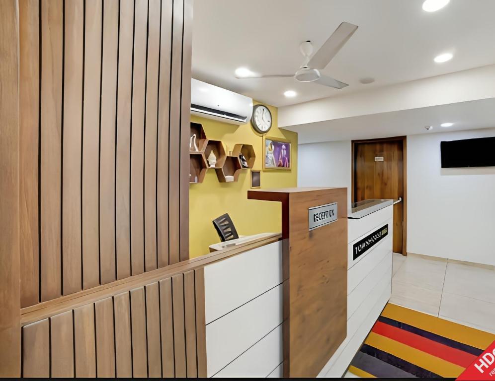 TV a/nebo společenská místnost v ubytování Leo Hotel