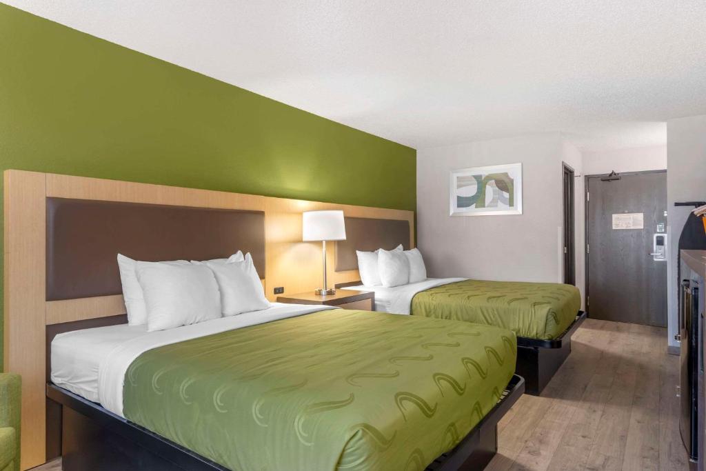 Quality Inn & Suites - Chambre Queen Avec Deux Lits Queen - Non-fumeur