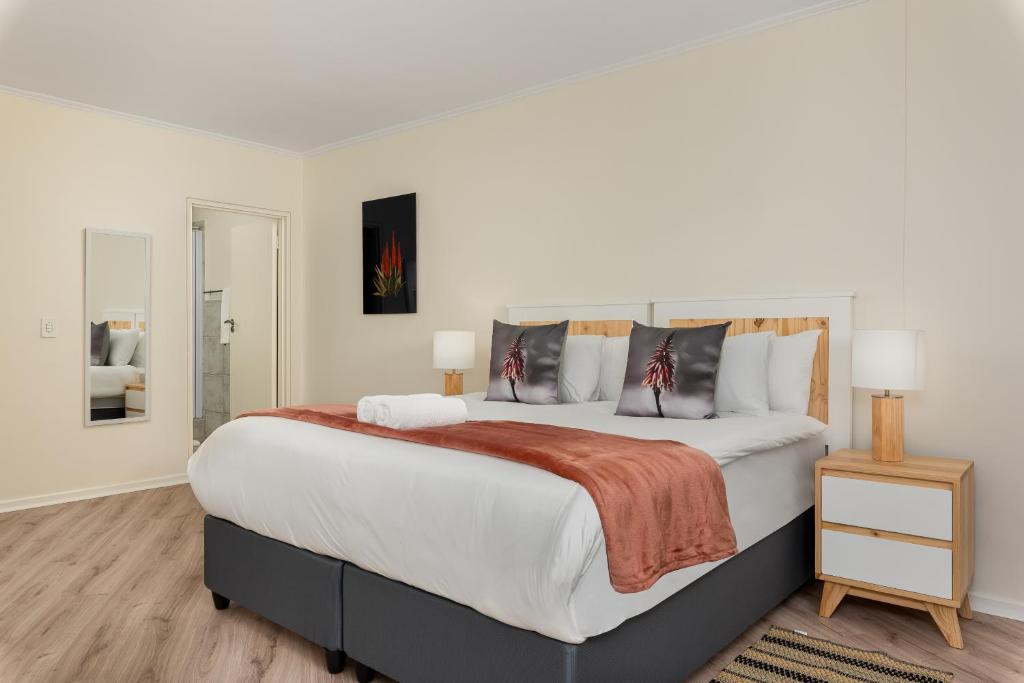 Island Club Luxury Apartments - Two-Bedroom Apartment