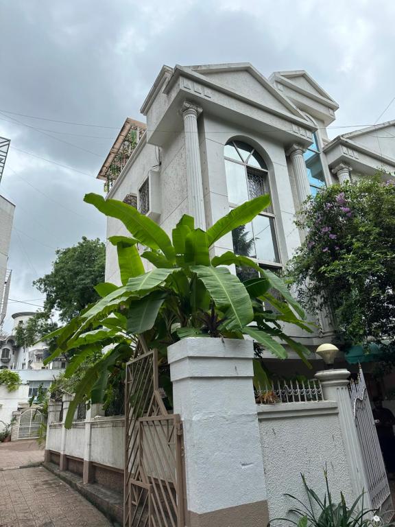 2BHK Peaceful Row House by Abhibha Stays in Koregaon Park, Pune