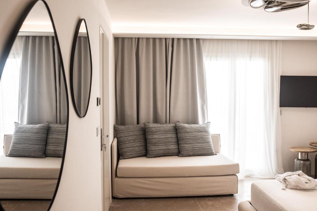 Νumi Boutique Hotel - 8