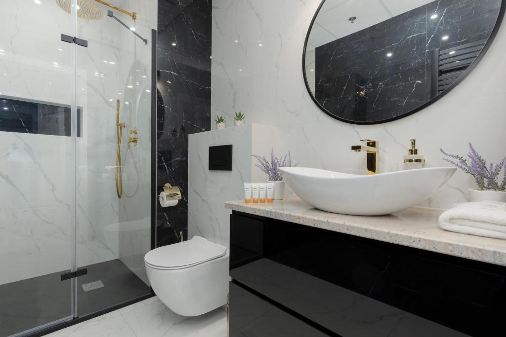 Exceptional Business Apartments by Noclegi Renters - Resim 43