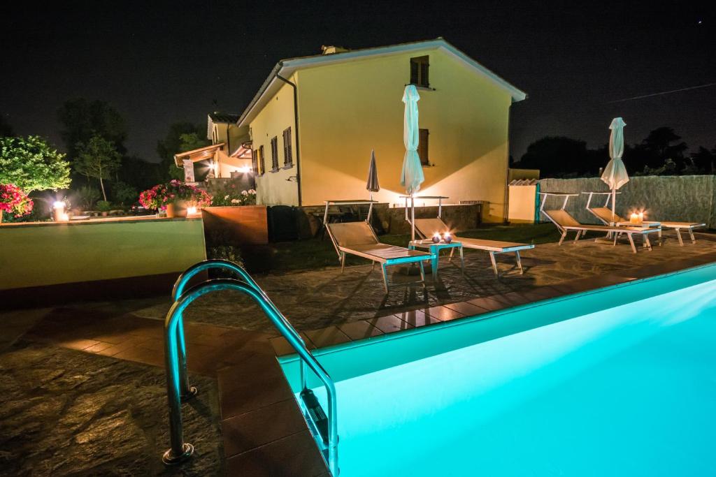 Bazén v ubytovaní B&B Maesta' Di Cudino alebo v jeho blízkosti