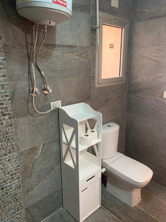 Koupelna v ubytování Private Room in Apartment at Rehab City غرفة خاصة في شقة بمدينة الرحاب