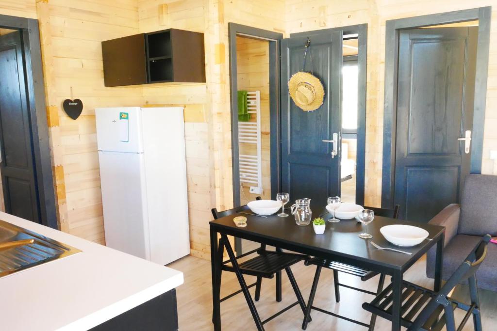 Kuchyň nebo kuchyňský kout v ubytování Camping Alsace Les Castors