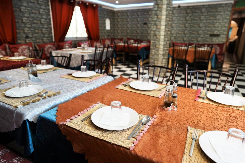 Restaurace v ubytování Hotel De La Vallée