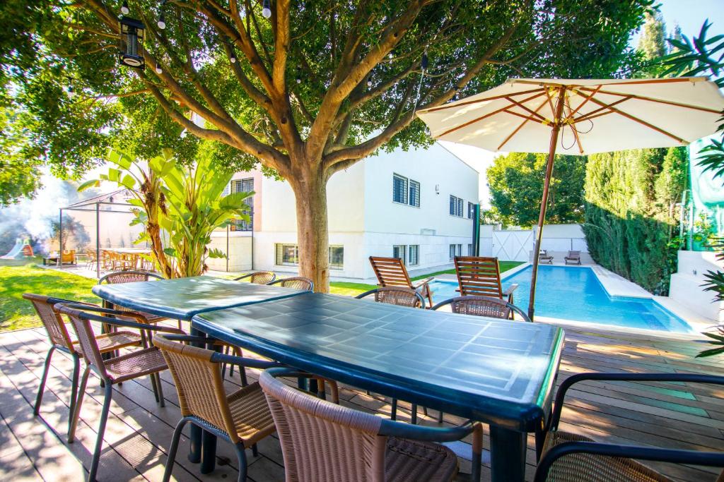 RentalSevilla Brisa del Aljarafe con piscina climatizada ...
