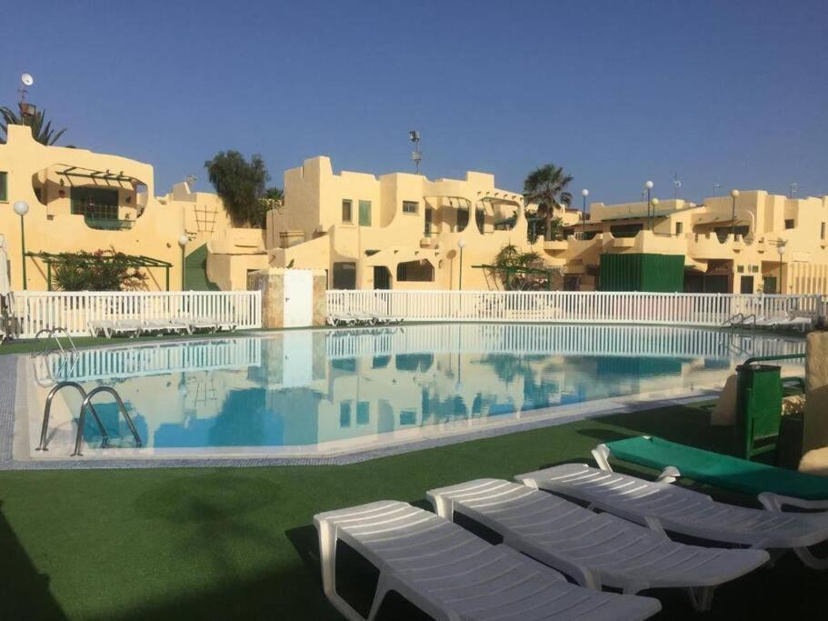 Kép Casa Fra - su 2 piani, confortevole e accogliente, Wi-Fi, piscina szállásáról Costa Calmában a galériában