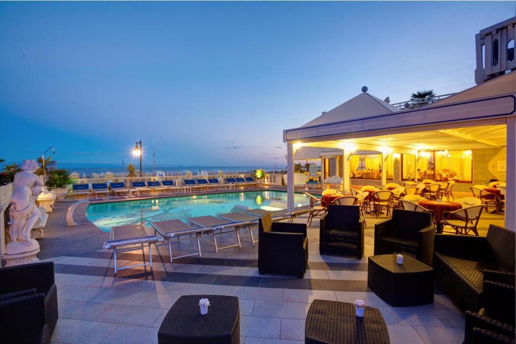 Bazén v ubytování Hotel Danieli nebo v jeho okolí