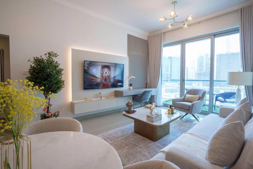 Burj Khalifa view Super Luxury holiday home Center location, Dubai