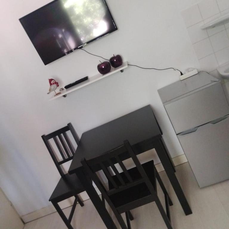 TV a/nebo společenská místnost v ubytování Monteurzimmer in Hamburg West bei Hansezimmer