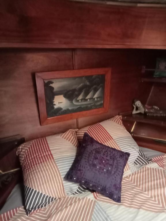 Postel nebo postele na pokoji v ubytování Bateau de pirates
