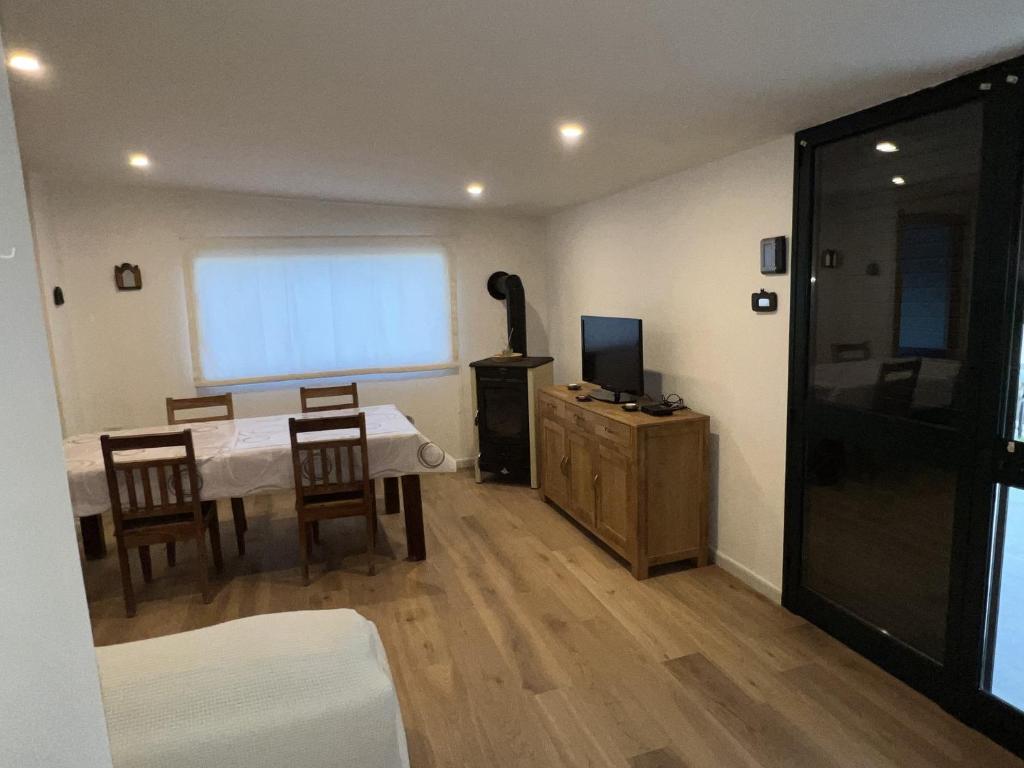 A kitchen or kitchenette at Casa Chia a 5 minuti dal mare - Su Giudeu Tuerredda