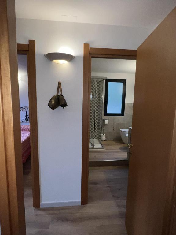 A bathroom at Casa Chia a 5 minuti dal mare - Su Giudeu Tuerredda