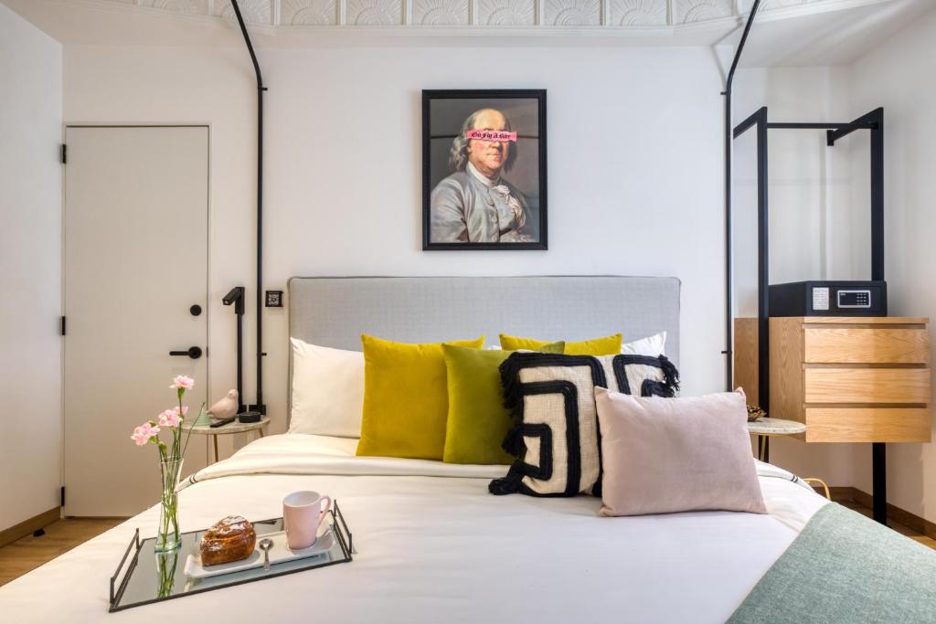 UTOPIC Campos Elíseos by ULIV - Benjamin Franklin’s Room