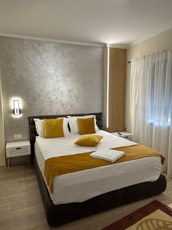 City Center Tirana luxury Orange Apartment 9A - Image 2
