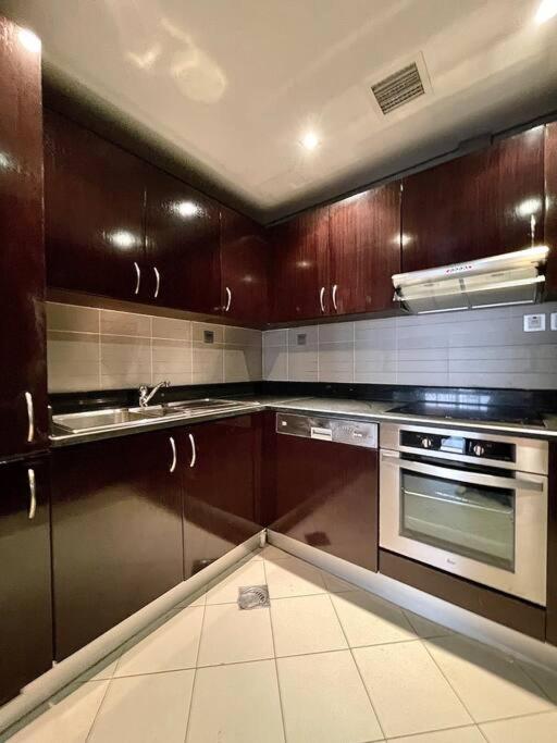 Fotografie z fotogalerie ubytování Dar Vacation - Spacious Seaview 2BR Apartment v Dubaji