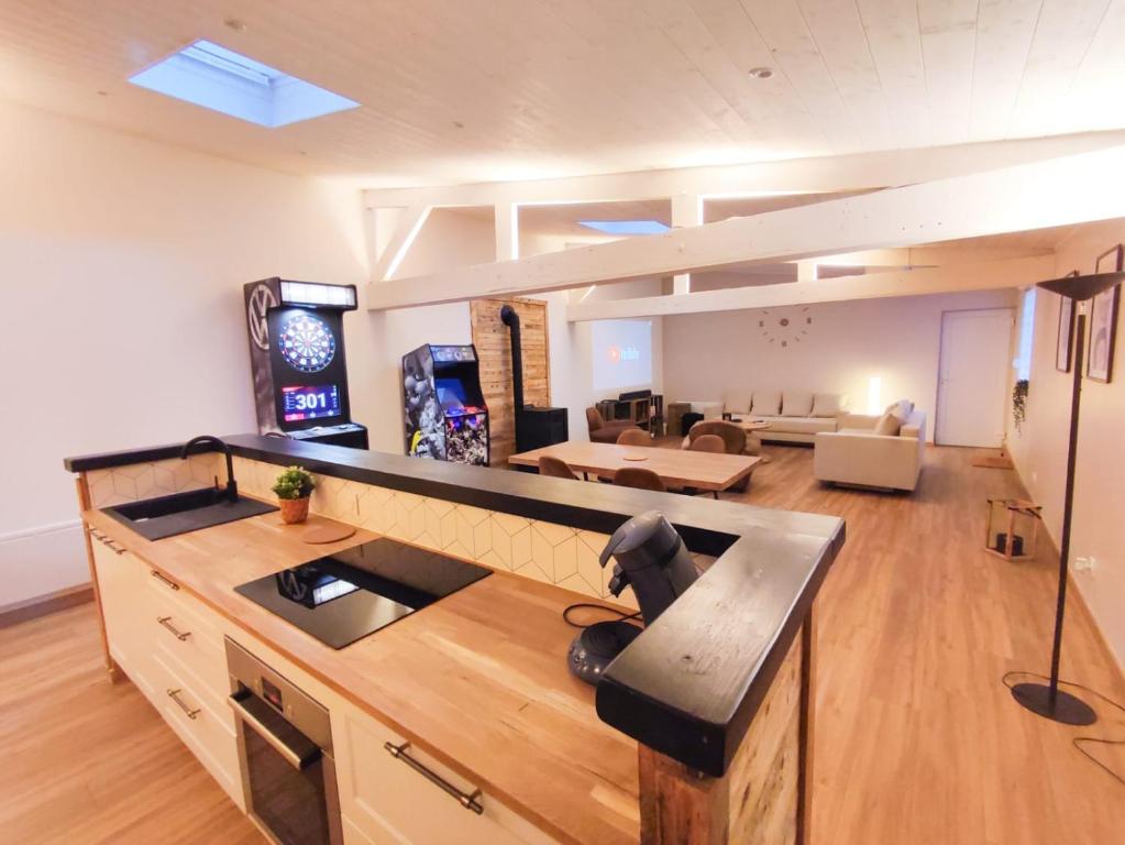 TV a/nebo společenská místnost v ubytování Sublime appartement hyper centre Hirson